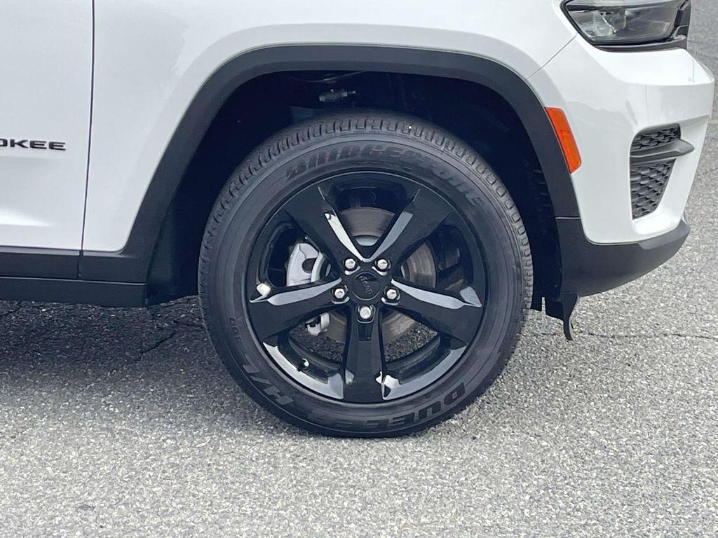 new 2025 Jeep Grand Cherokee L car, priced at $46,995