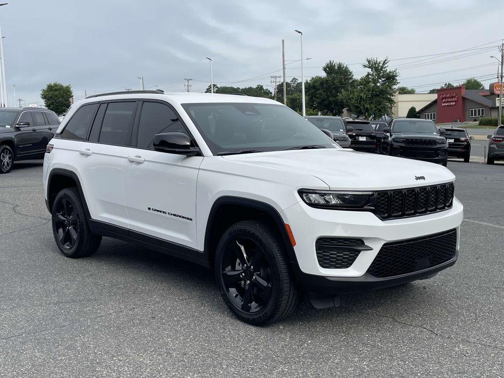new 2025 Jeep Grand Cherokee L car, priced at $46,995