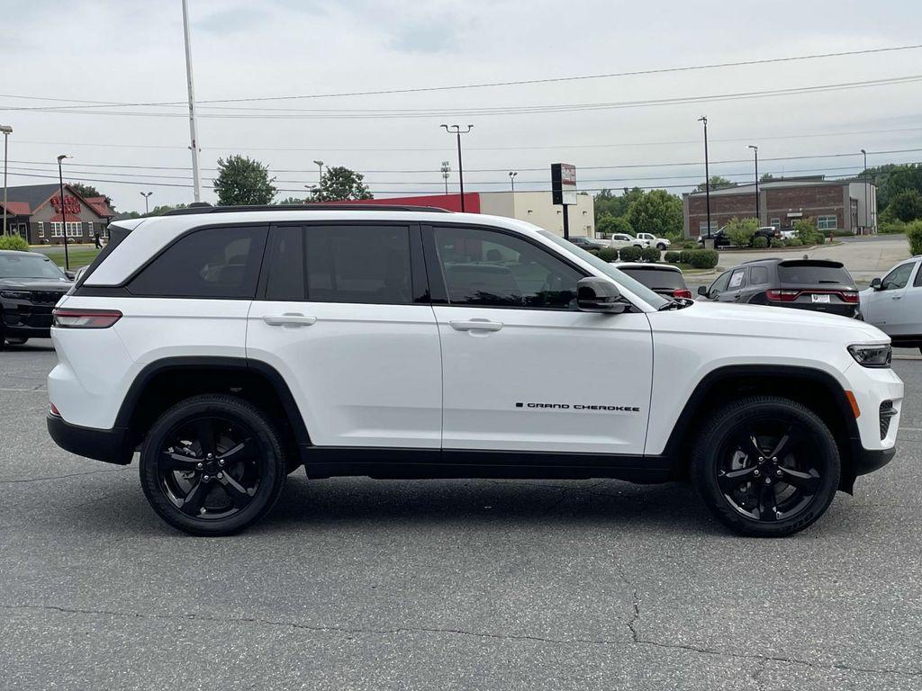 new 2025 Jeep Grand Cherokee L car, priced at $46,995
