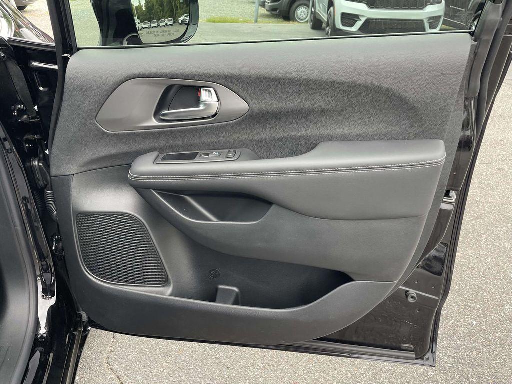 new 2026 Chrysler Pacifica car, priced at $44,170