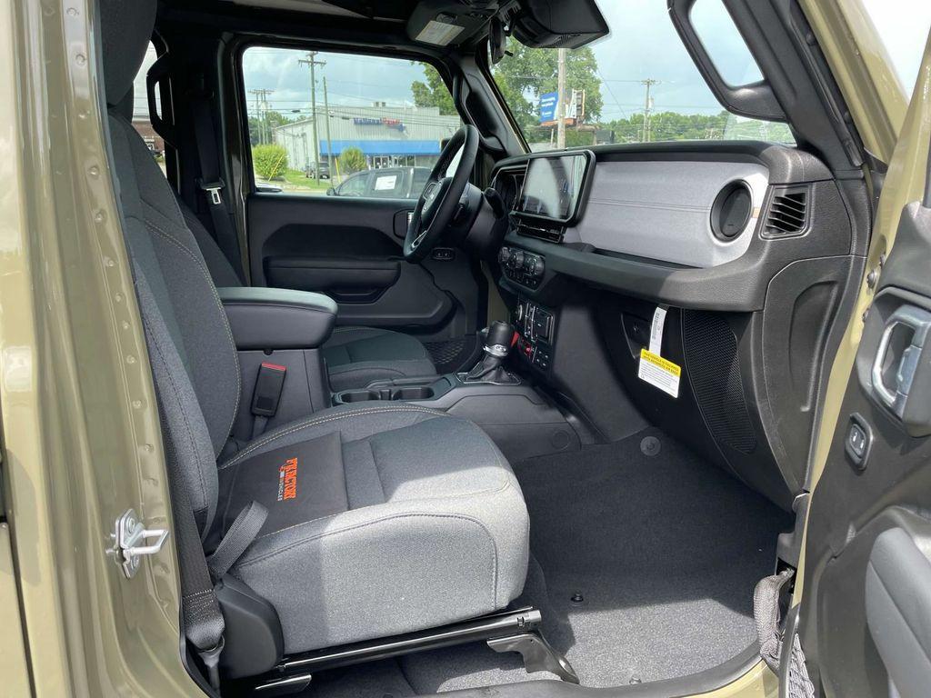 new 2025 Jeep Wrangler car, priced at $61,772