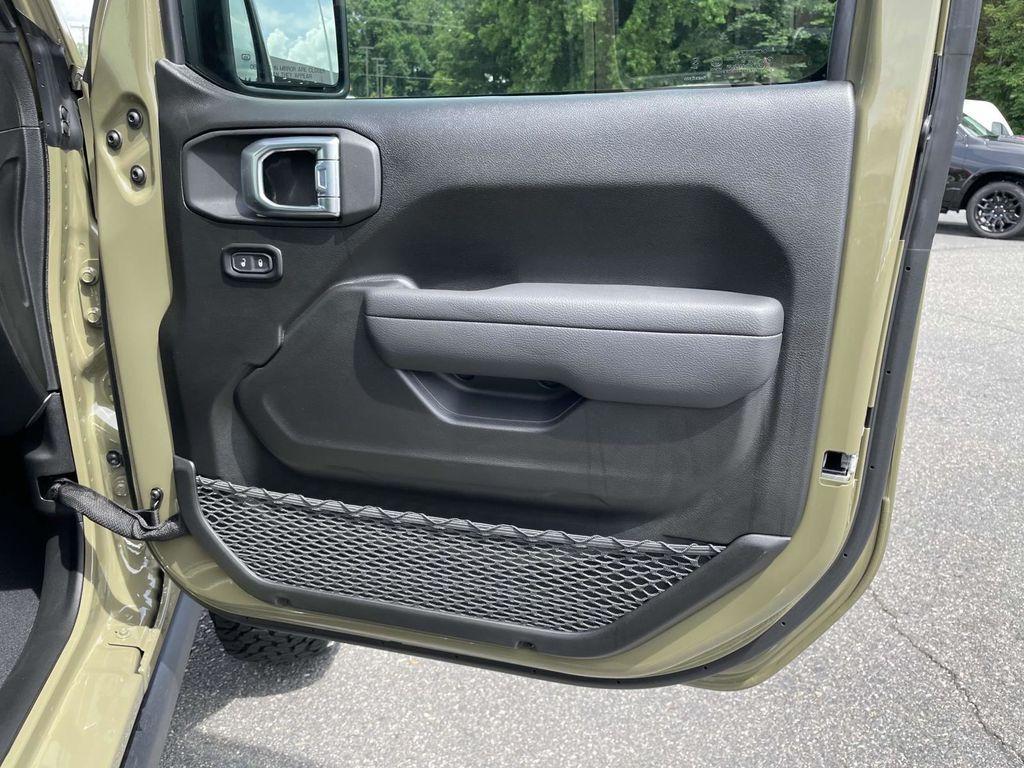 new 2025 Jeep Wrangler car, priced at $61,772