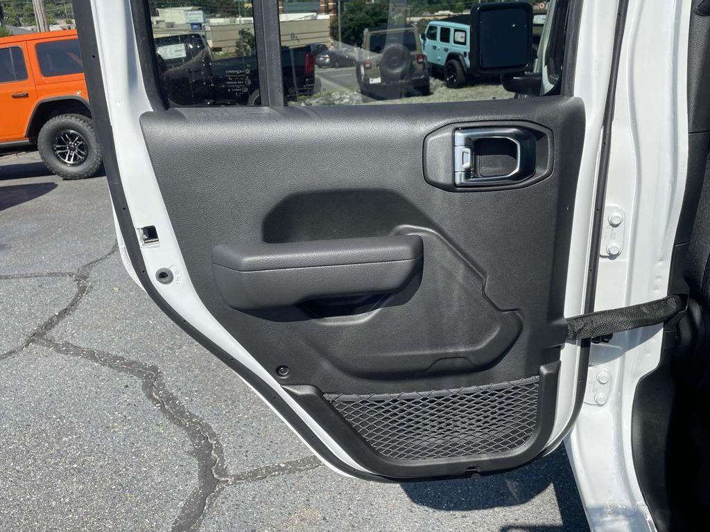 new 2025 Jeep Wrangler car, priced at $42,995