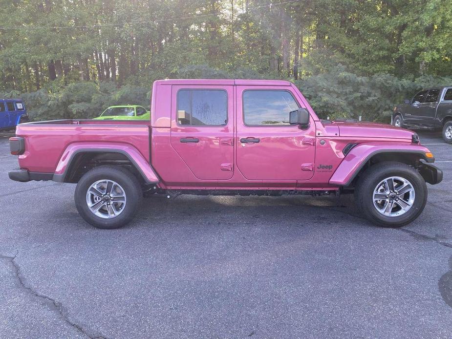 new 2024 Jeep Gladiator car, priced at $48,285