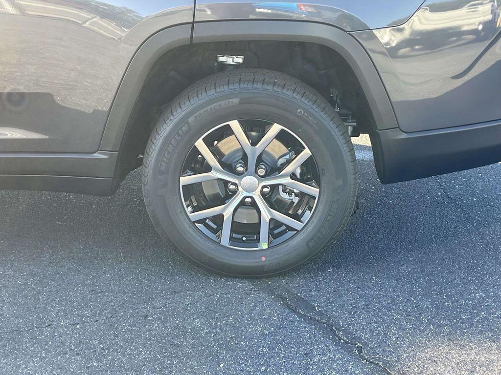 new 2025 Jeep Grand Cherokee L car, priced at $42,110