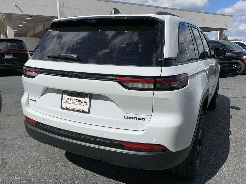 new 2025 Jeep Grand Cherokee car, priced at $49,360