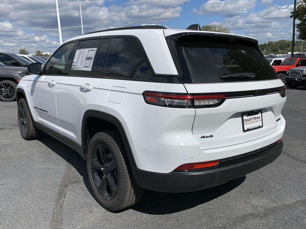 new 2025 Jeep Grand Cherokee car, priced at $49,360