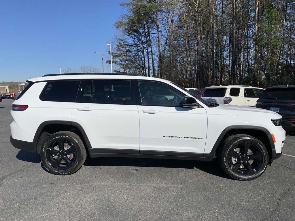 new 2025 Jeep Grand Cherokee L car, priced at $41,330