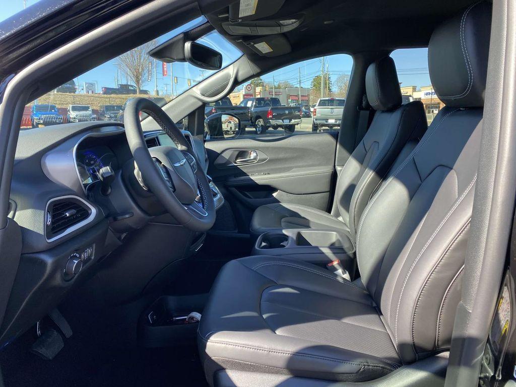 new 2025 Chrysler Voyager car, priced at $40,190