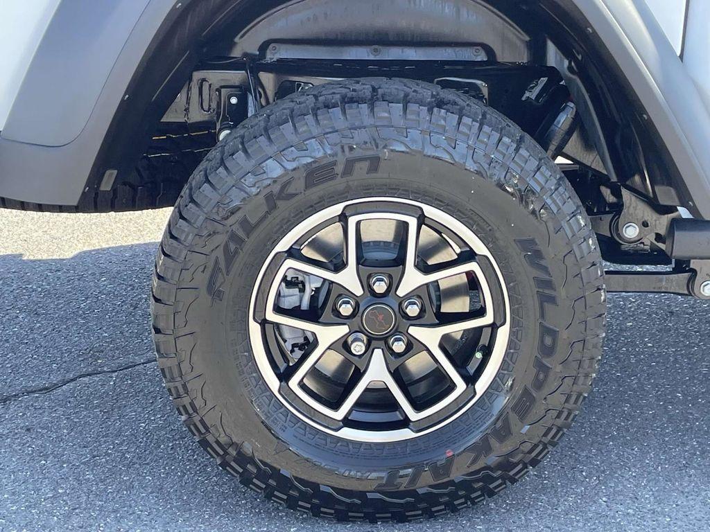 new 2025 Jeep Gladiator car, priced at $45,610