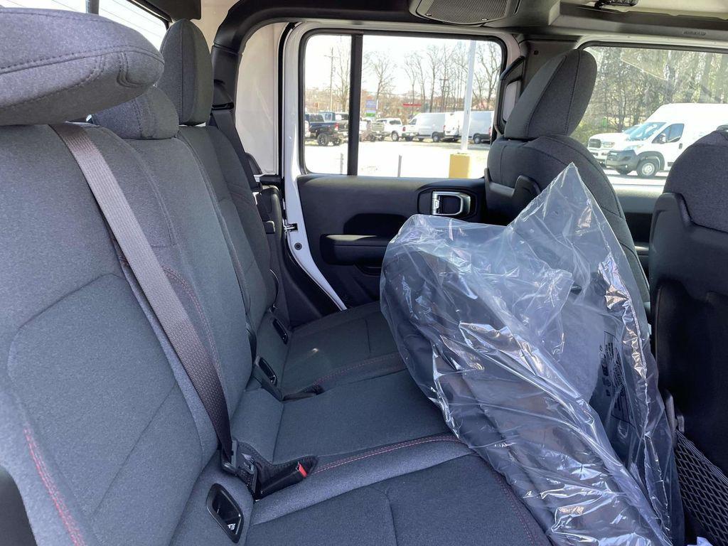 new 2025 Jeep Gladiator car, priced at $45,610