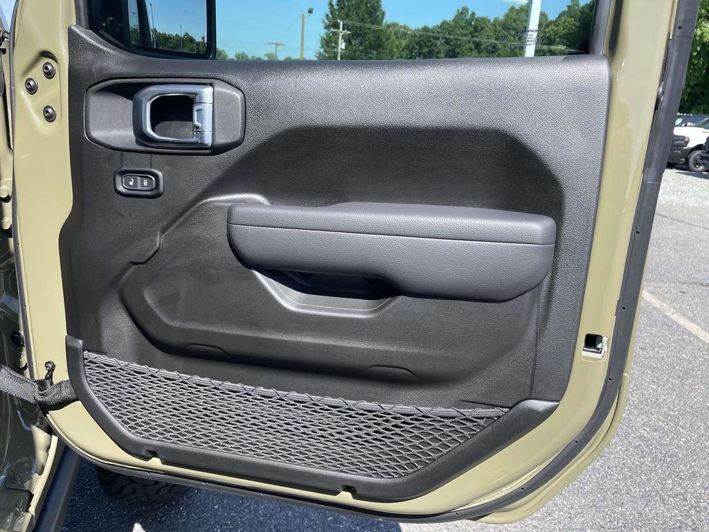 new 2025 Jeep Wrangler car, priced at $65,192