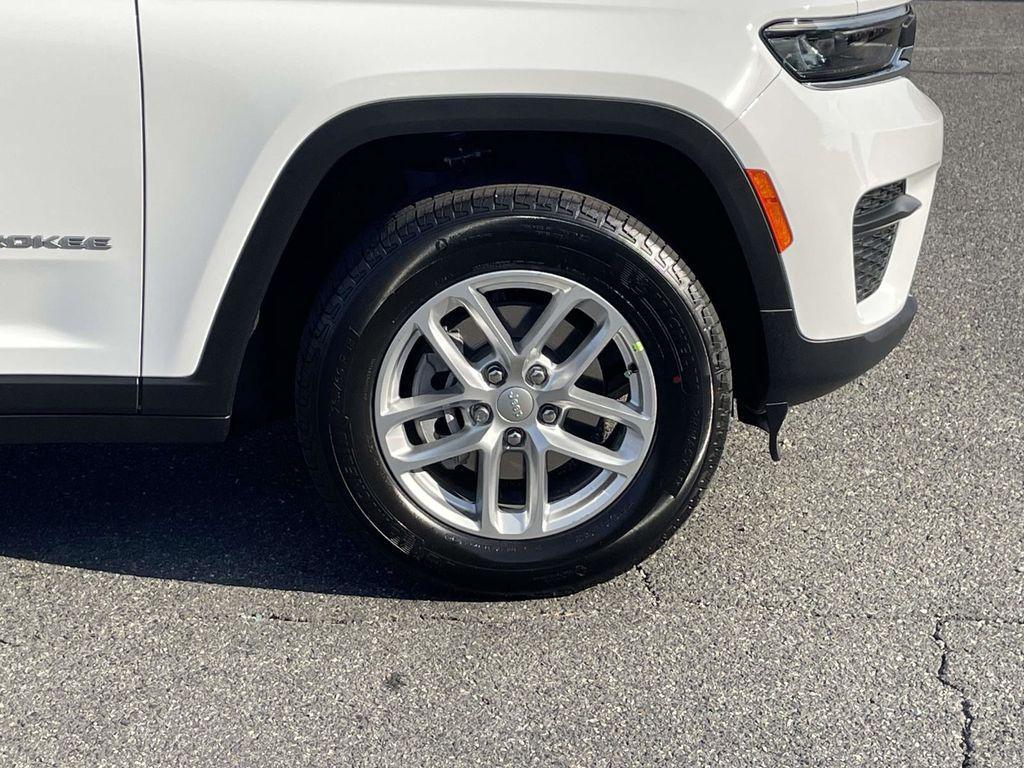 new 2025 Jeep Grand Cherokee car, priced at $37,495