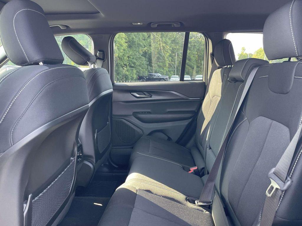 new 2025 Jeep Grand Cherokee car, priced at $37,495