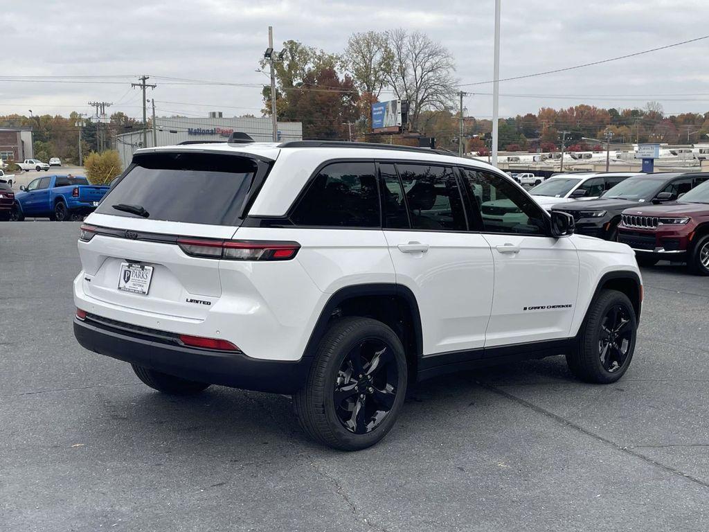 new 2025 Jeep Grand Cherokee car, priced at $45,815