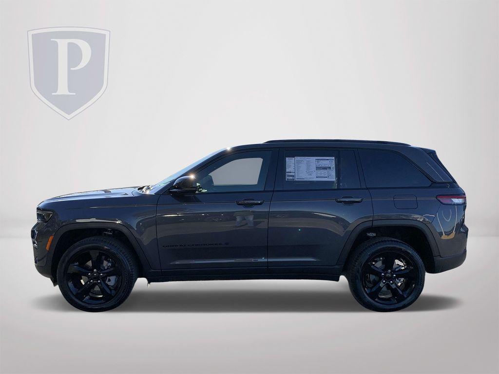 new 2025 Jeep Grand Cherokee car, priced at $50,960