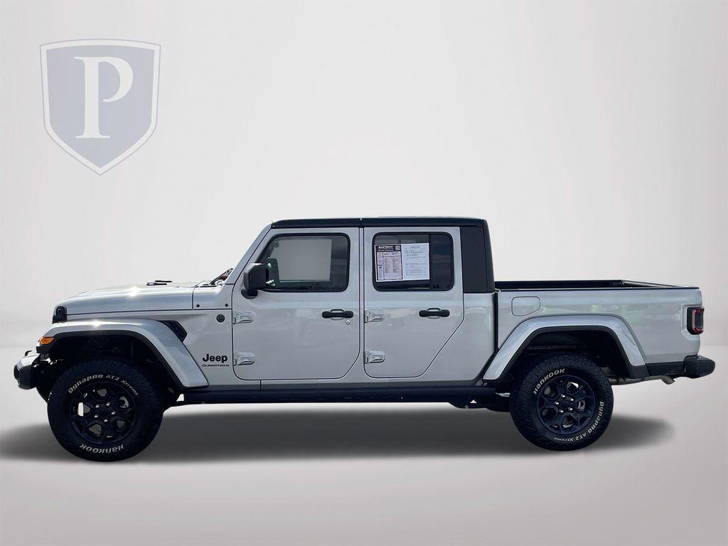 used 2023 Jeep Gladiator car, priced at $34,546