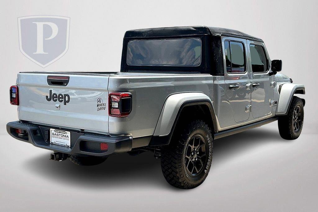 new 2024 Jeep Gladiator car, priced at $40,800