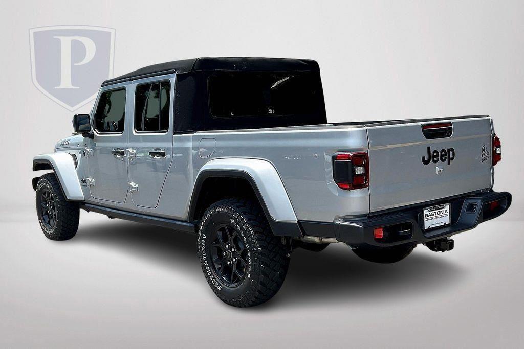 new 2024 Jeep Gladiator car, priced at $40,800