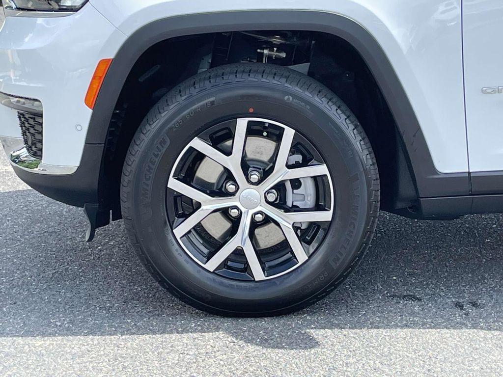 new 2025 Jeep Grand Cherokee L car, priced at $44,495