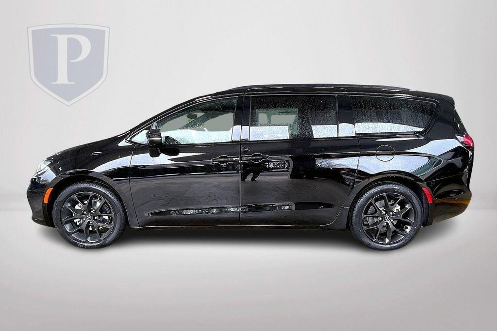 new 2024 Chrysler Pacifica car, priced at $45,915