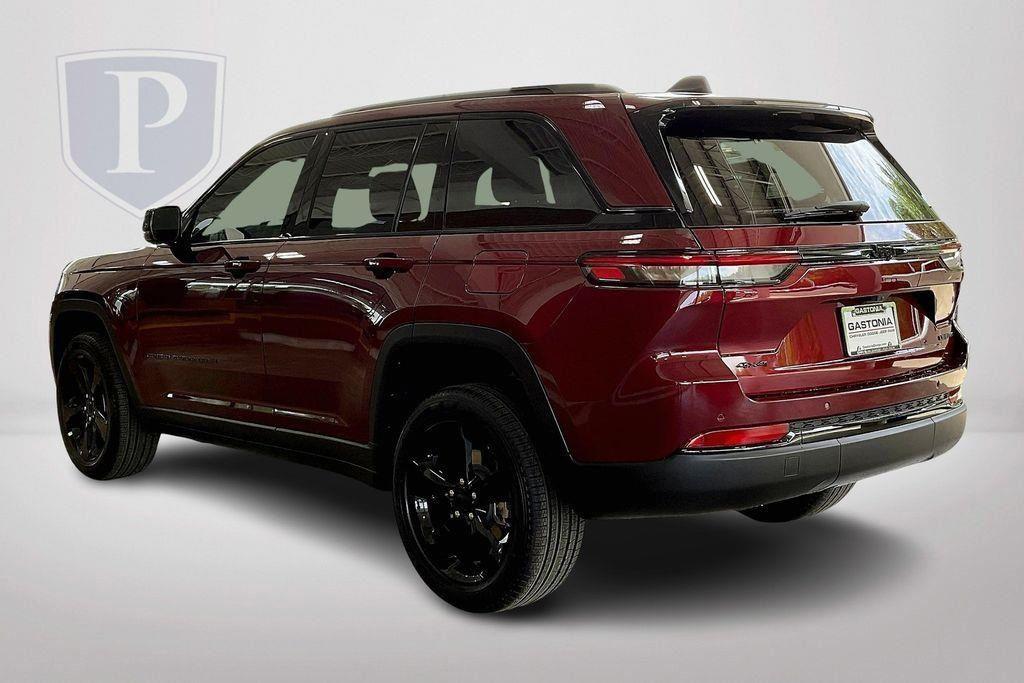 new 2024 Jeep Grand Cherokee car, priced at $43,385