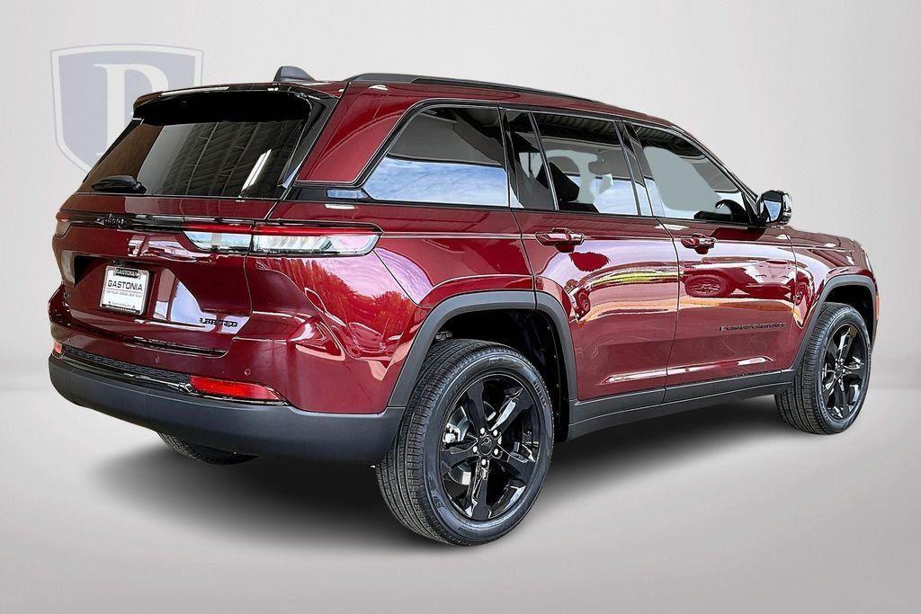 new 2024 Jeep Grand Cherokee car, priced at $43,385