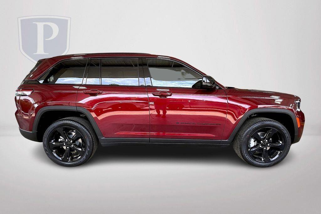 new 2024 Jeep Grand Cherokee car, priced at $43,385