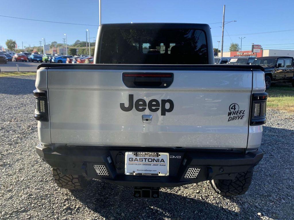 new 2024 Jeep Gladiator car, priced at $53,710