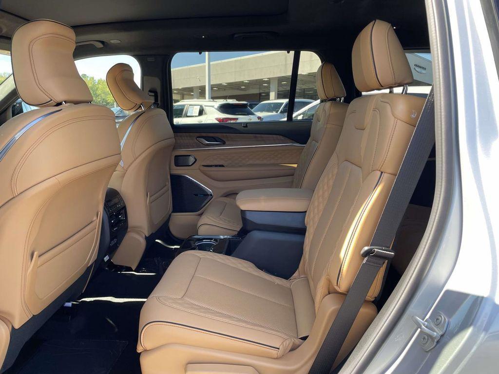 new 2025 Jeep Grand Cherokee L car, priced at $66,925