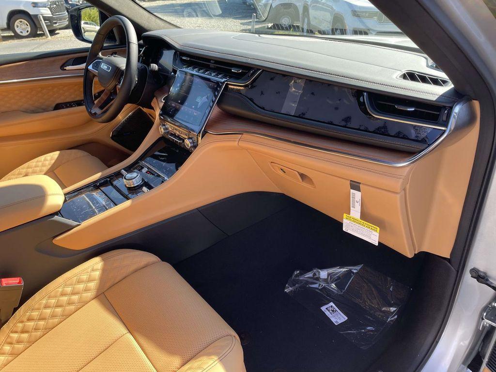 new 2025 Jeep Grand Cherokee L car, priced at $66,925