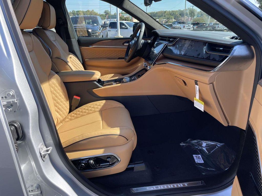 new 2025 Jeep Grand Cherokee L car, priced at $66,925