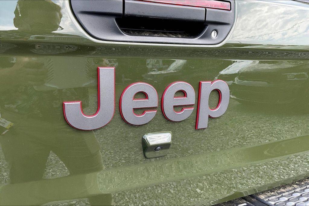 new 2024 Jeep Gladiator car, priced at $51,400