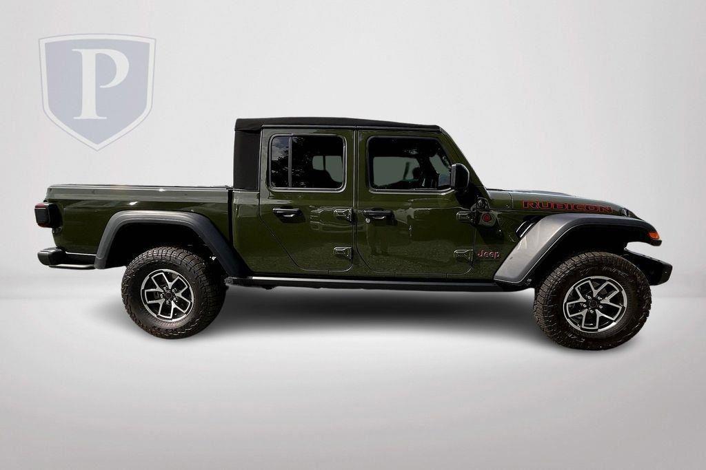 new 2024 Jeep Gladiator car, priced at $51,400