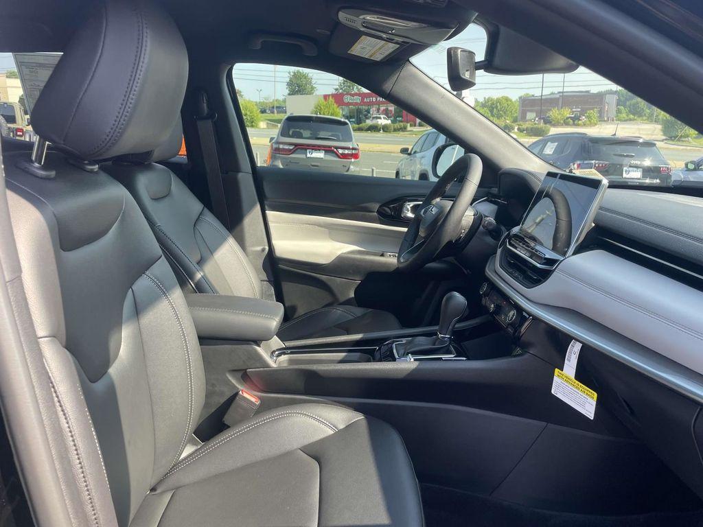 new 2025 Jeep Compass car, priced at $30,835