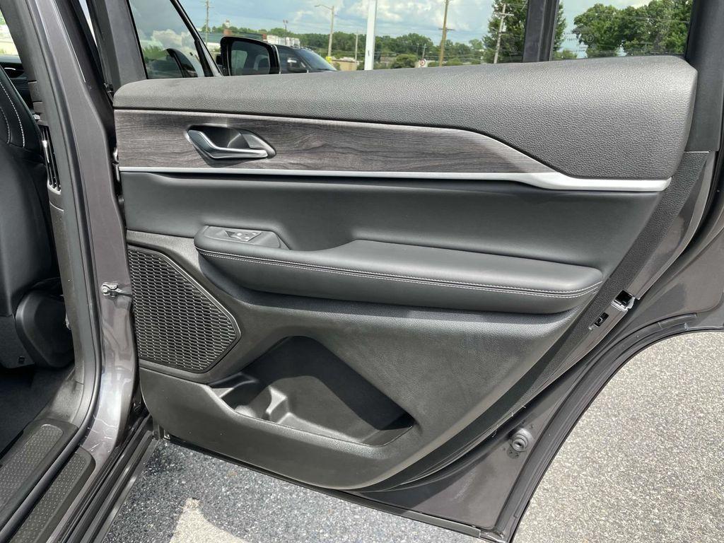 new 2025 Jeep Grand Cherokee L car, priced at $49,085