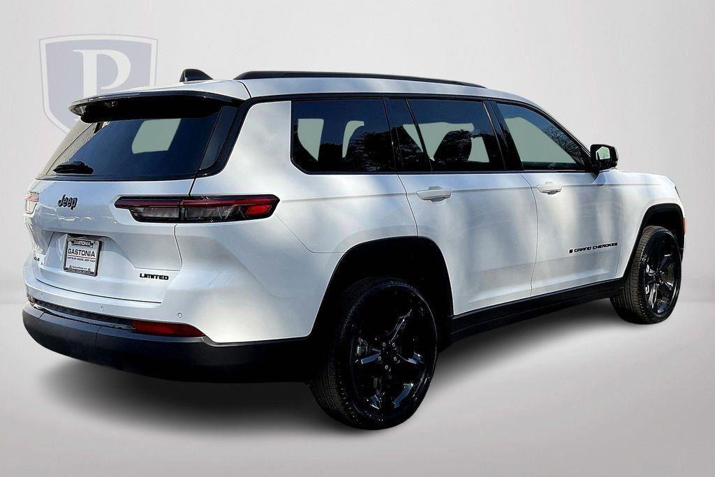 new 2024 Jeep Grand Cherokee L car, priced at $50,585