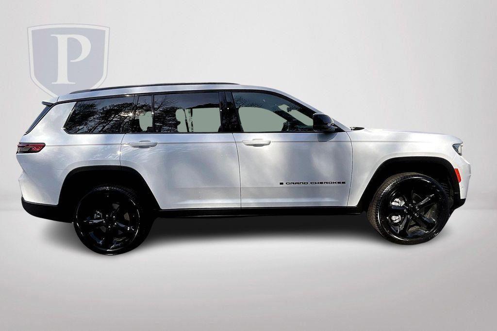 new 2024 Jeep Grand Cherokee L car, priced at $50,585