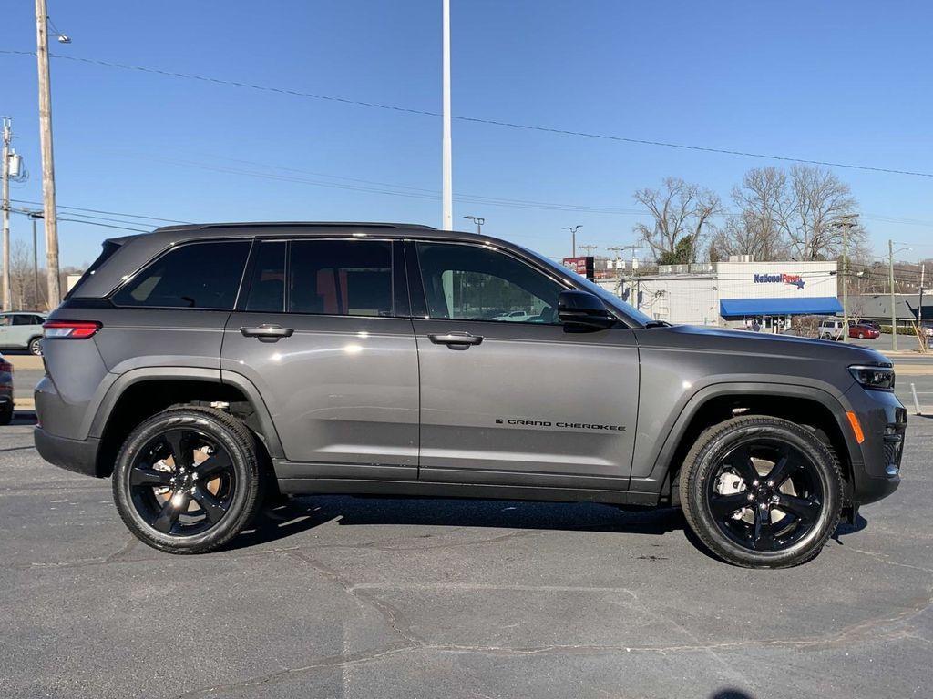 new 2025 Jeep Grand Cherokee car, priced at $46,035