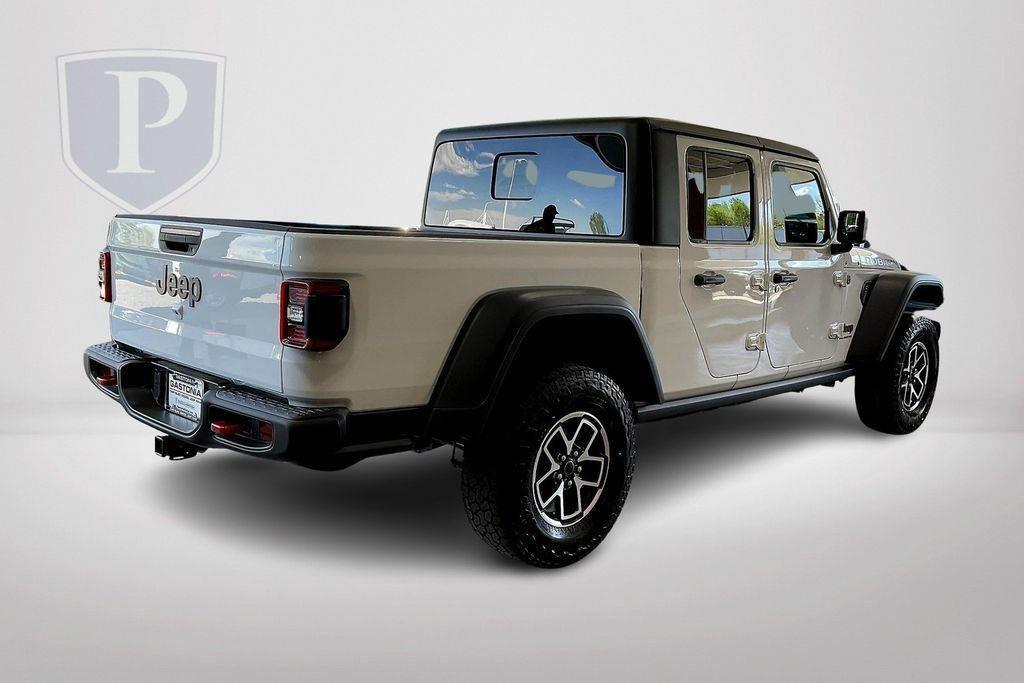 new 2024 Jeep Gladiator car, priced at $51,470