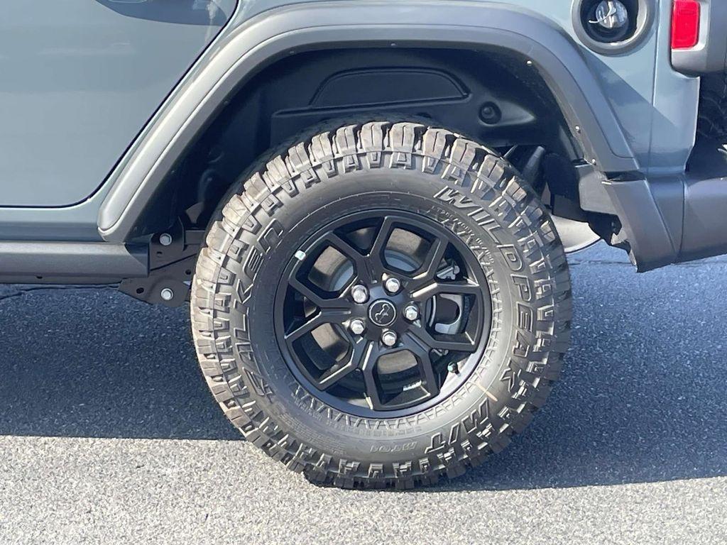 new 2025 Jeep Wrangler car, priced at $49,285
