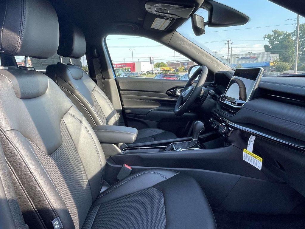 new 2025 Jeep Compass car, priced at $25,855