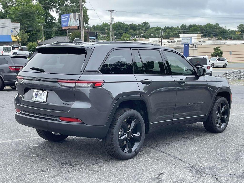 new 2025 Jeep Grand Cherokee car, priced at $43,621