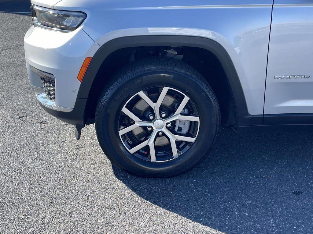 used 2024 Jeep Grand Cherokee L car, priced at $30,500