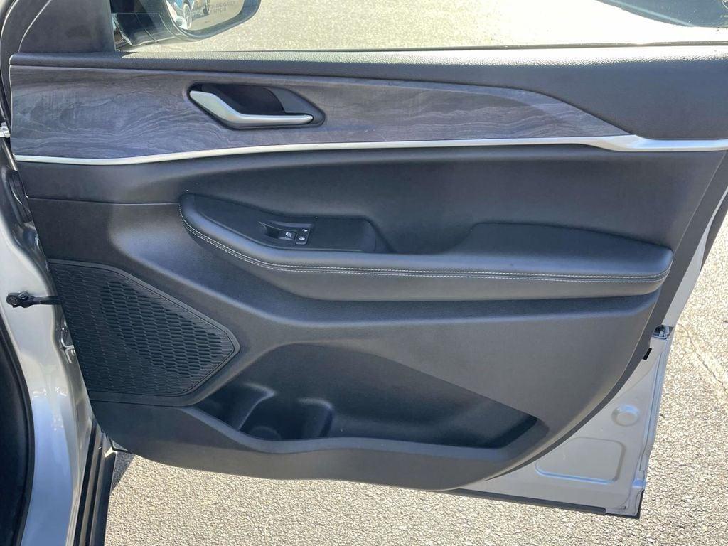 used 2024 Jeep Grand Cherokee L car, priced at $30,500