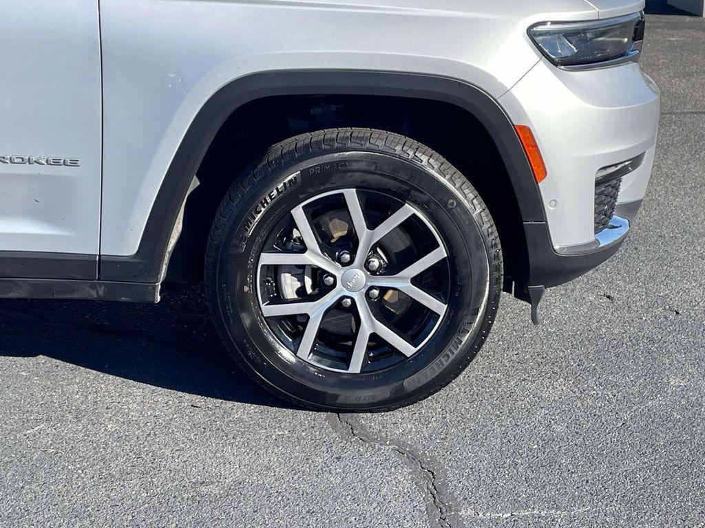 used 2024 Jeep Grand Cherokee L car, priced at $30,500