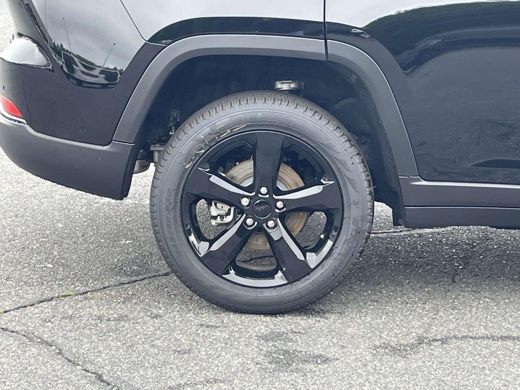 new 2025 Jeep Grand Cherokee car, priced at $41,090