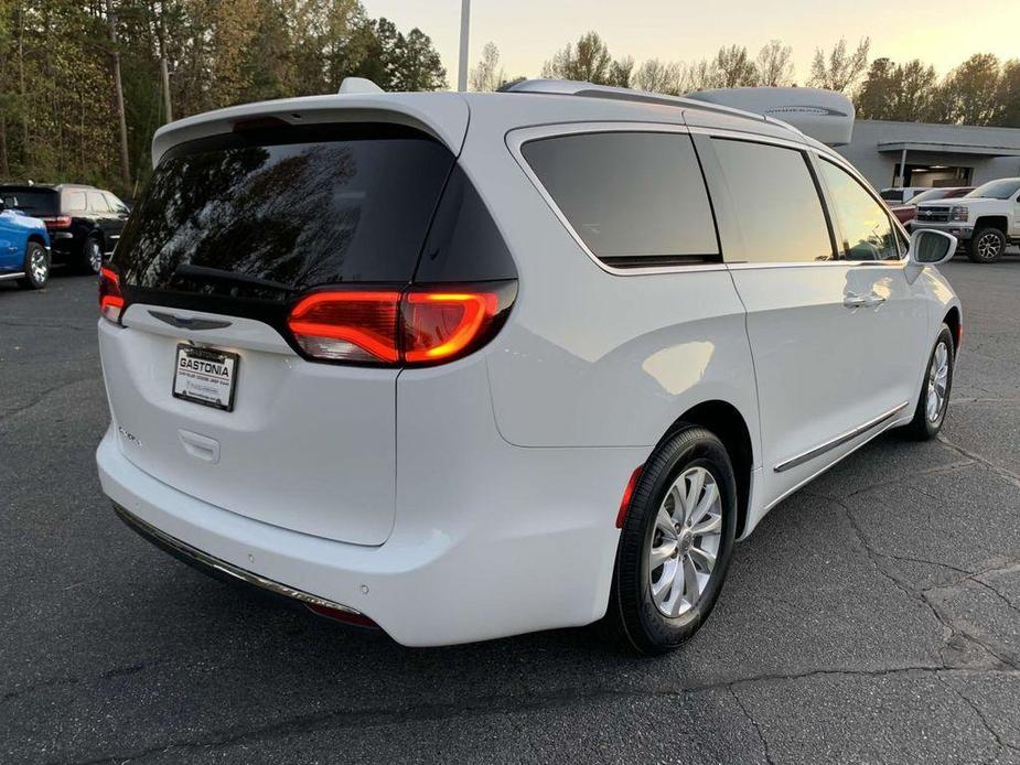 used 2018 Chrysler Pacifica car, priced at $15,953