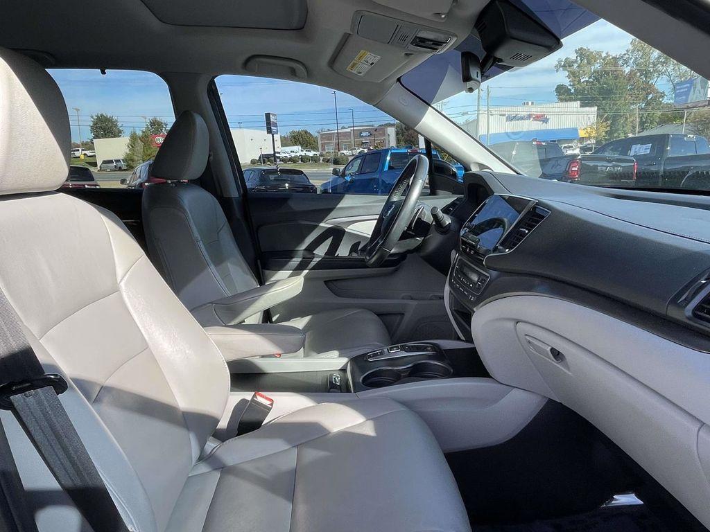 used 2021 Honda Pilot car, priced at $25,921