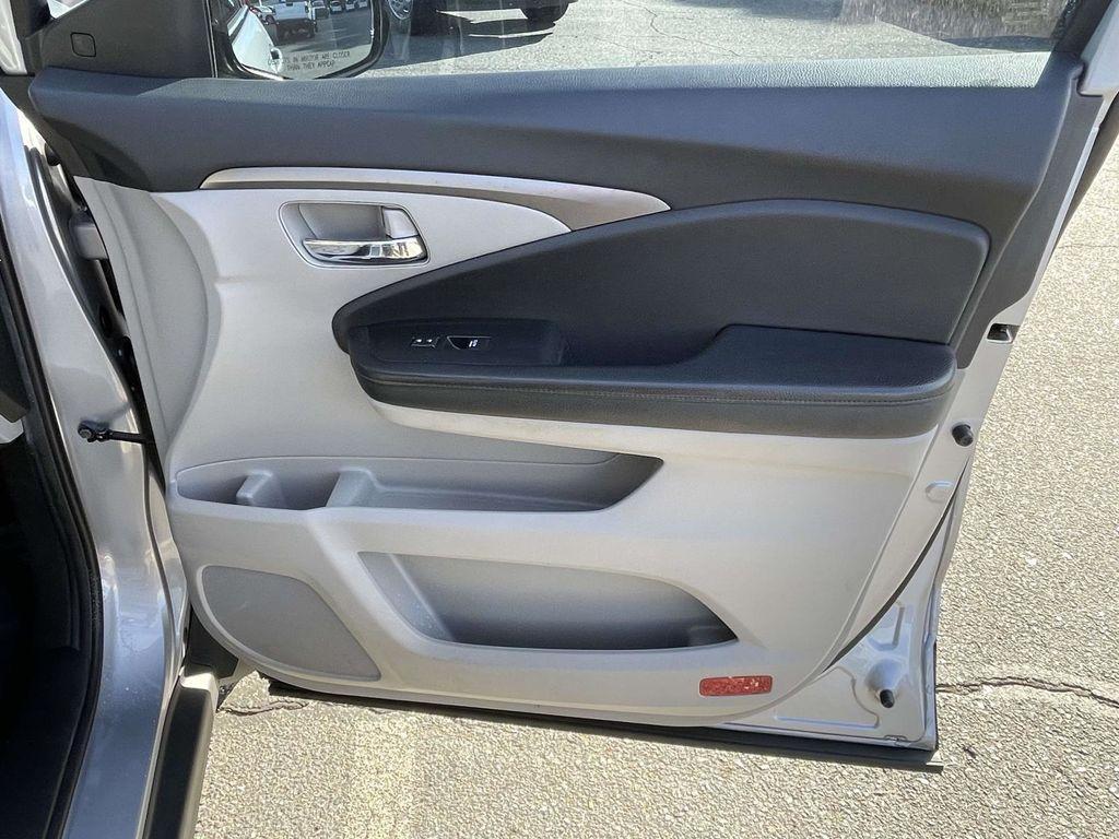 used 2021 Honda Pilot car, priced at $25,921